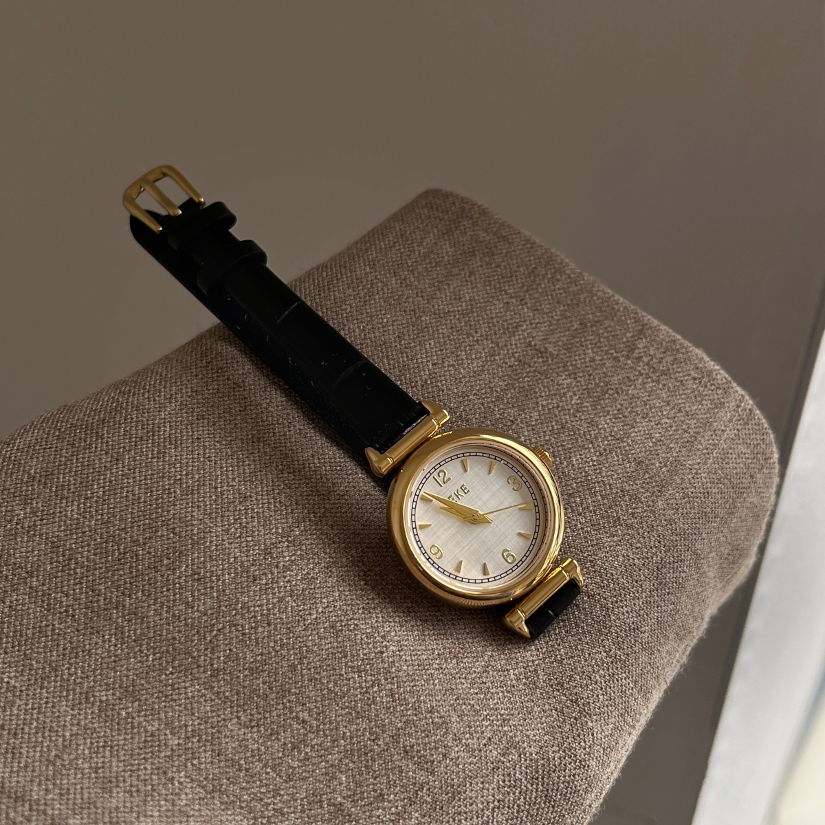Luxury Watch With Leather Strap - Vintage Style Luxury Watch High-End Leather