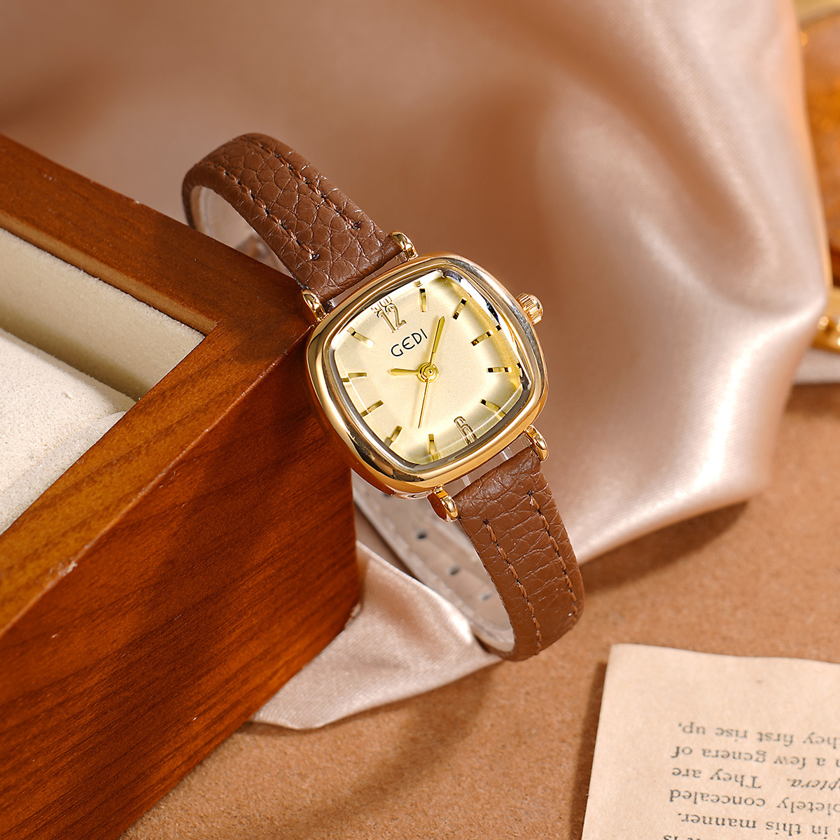 UTHAI 61018 CQ490 Simplicity,  - Luxury Watch Value review and price